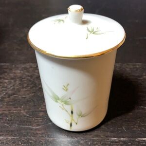 Tatung Taiwan container with lid -tea? Sugar? Cute